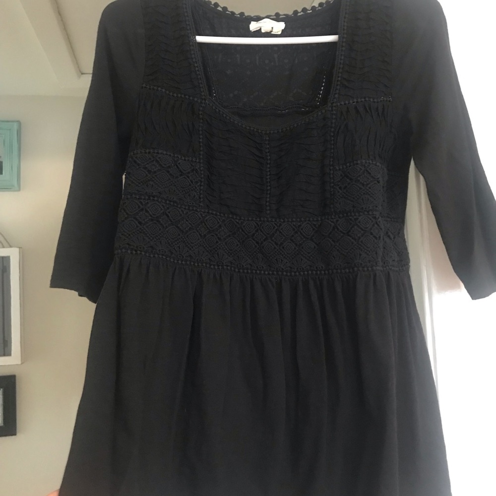 Black top with cute print on chest